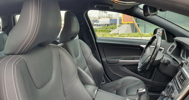 Volvo V60 cena 59900 przebieg: 166000, rok produkcji 2018 z Opole małe 529
